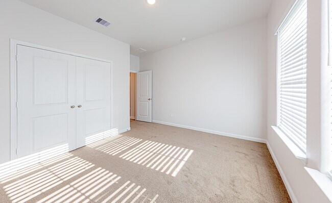Building Photo - 2336 Cedar Pl Dr