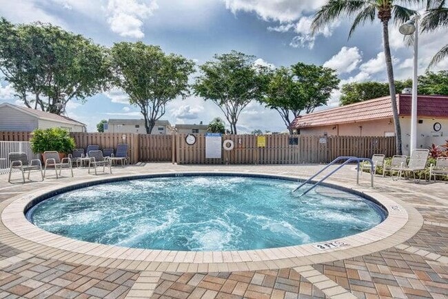Building Photo - 635 Monaco Ct