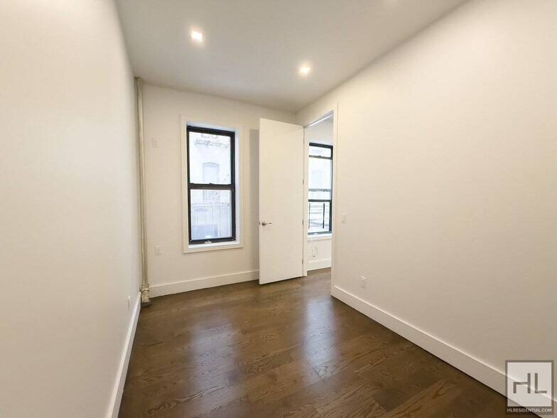 Building Photo - EASTERN PARKWAY / Spacious Crown Heights 1...