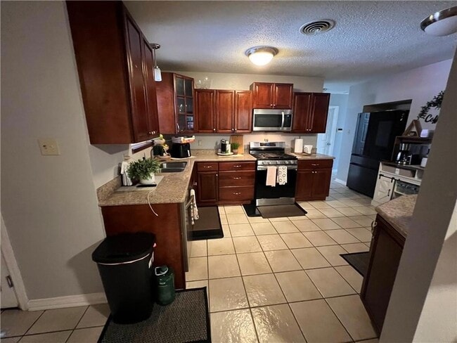 Building Photo - 6613 Carmen St