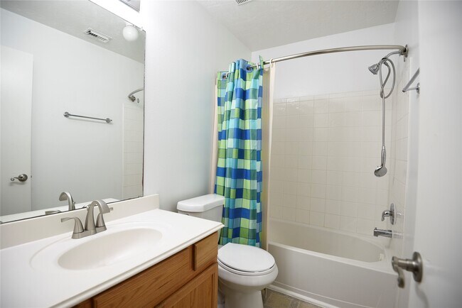 Building Photo - 1008 Andrews St