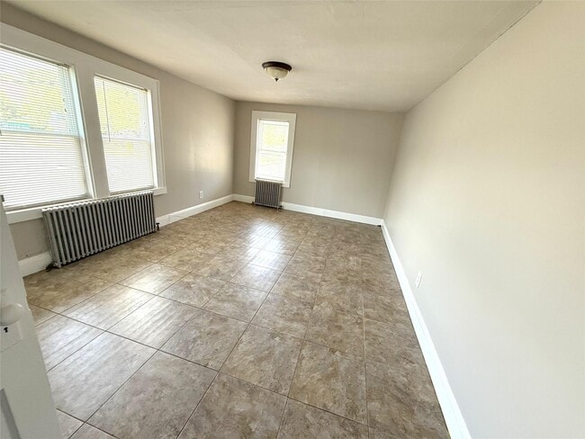 Building Photo - 135 Ramapo Rd