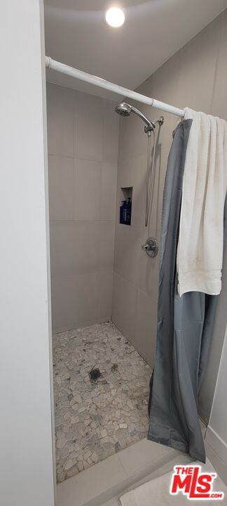 Building Photo - 1237 S Sherbourne Dr