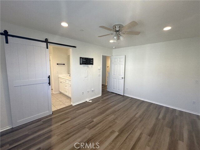 Building Photo - 253 S Vermont Ave