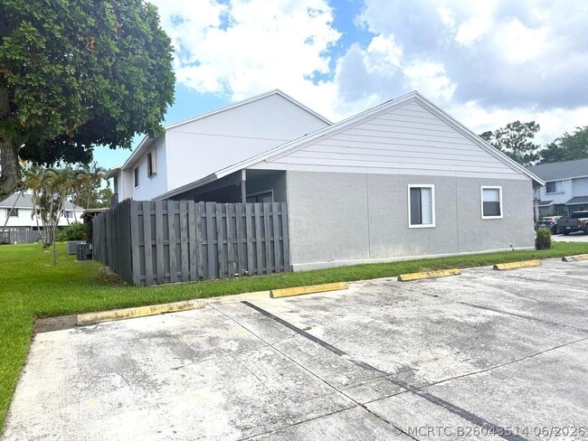 Building Photo - 3808 Inlet Cir