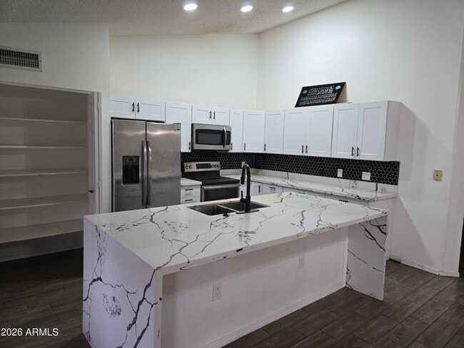 Building Photo - 4784 W Oraibi Dr