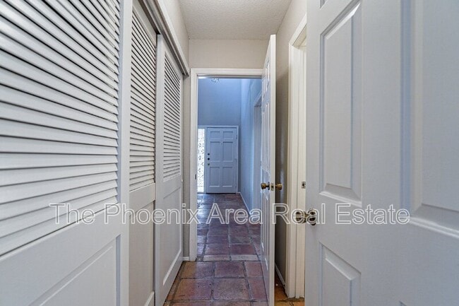 Building Photo - 735 N Tangerine Dr