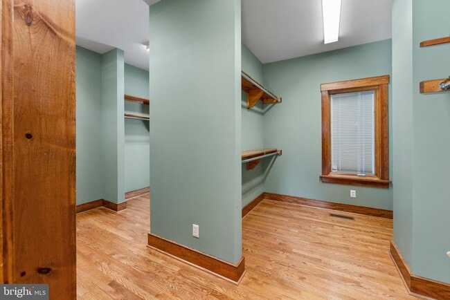 Building Photo - 3535 Meadow Rd