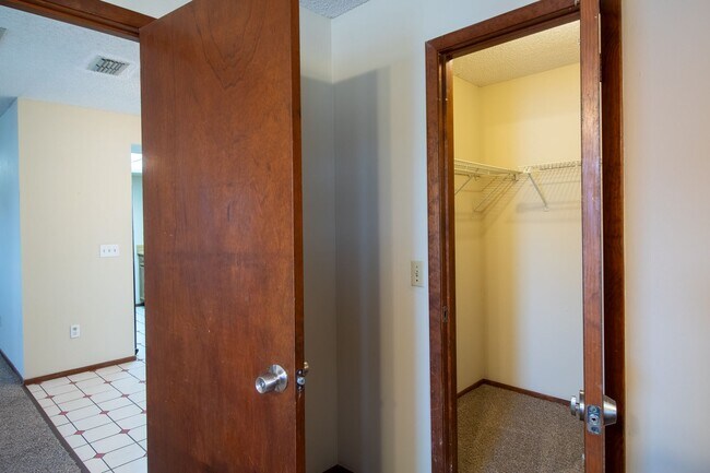 Building Photo - Move-In Ready 3-Bedroom, 2-Bathroom Rental...