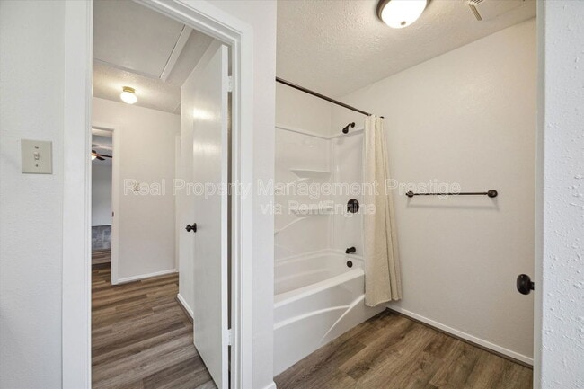 Building Photo - 16311 Forest Bend Ave