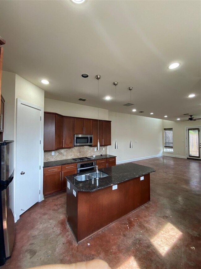 Building Photo - Contemporary M Street Duplex with 3rd Floo...