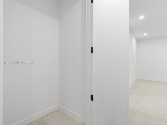 Building Photo - 2200 Brickell Ave