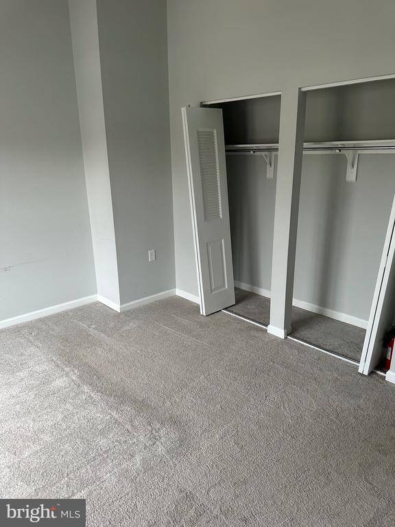 Building Photo - 10934 Mission Ridge Dr