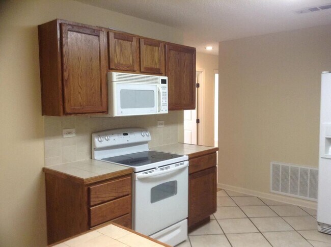 Building Photo - 1501 Chickasaw Rd