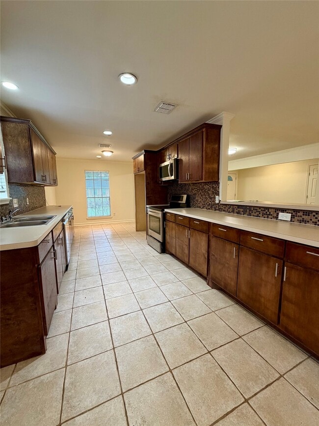 Building Photo - 5422 Winding Way Dr