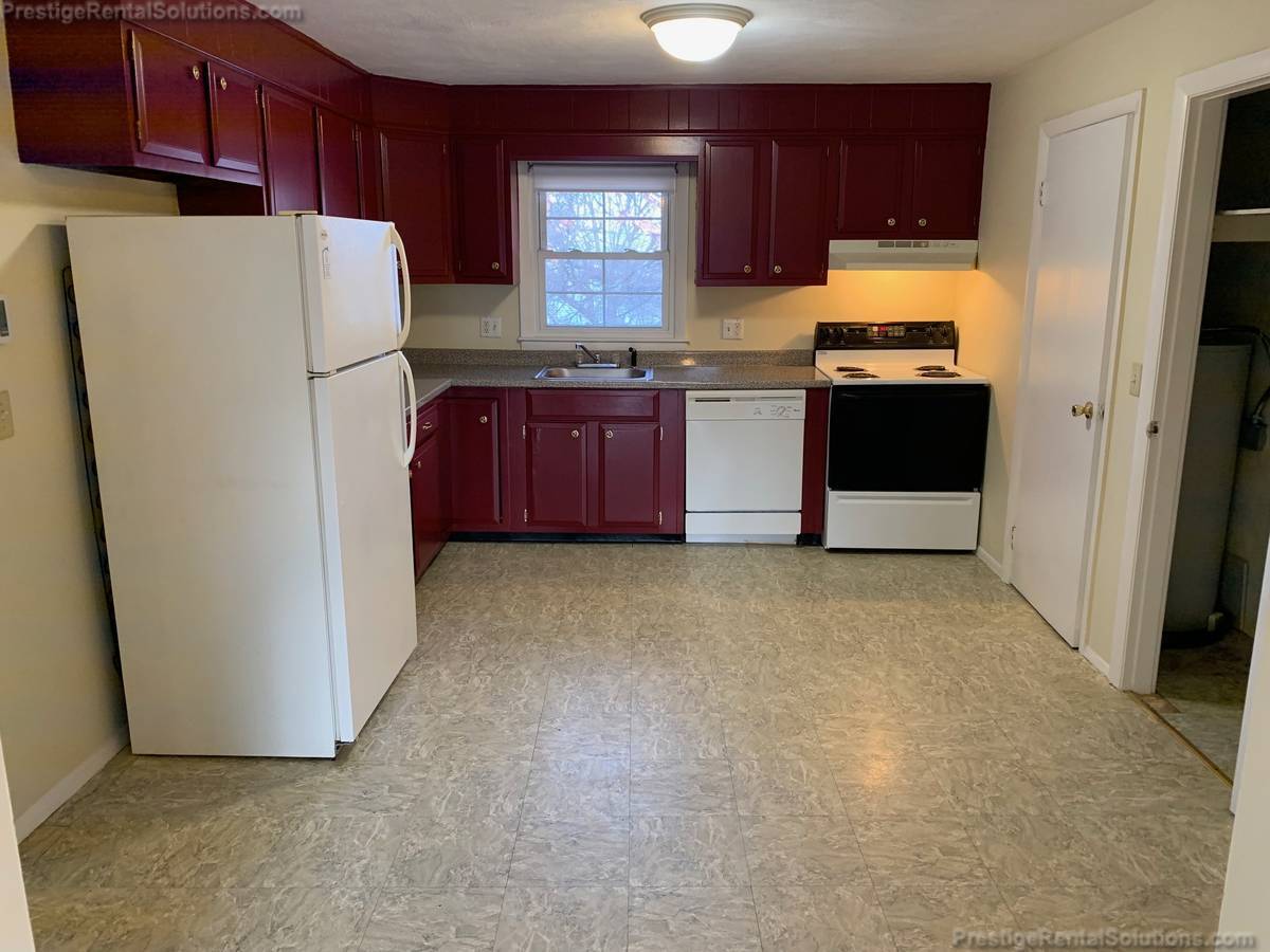 Building Photo - 76 Lorchris St