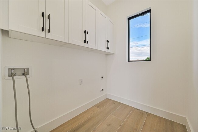 Building Photo - 106 NW 18th Pl