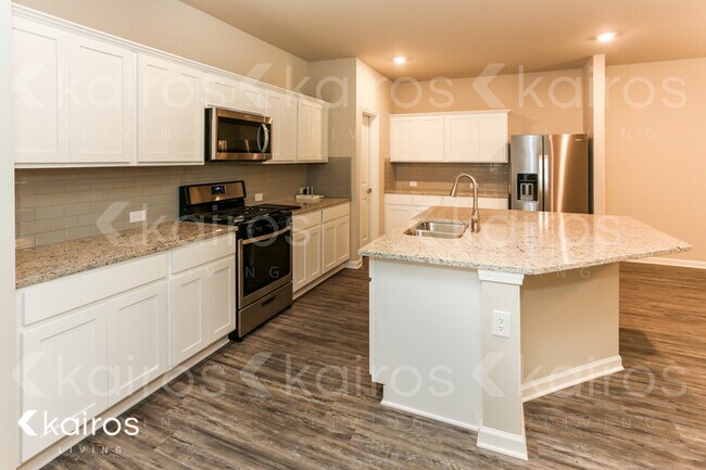 Building Photo - 6515 Tiger Pointe Dr.