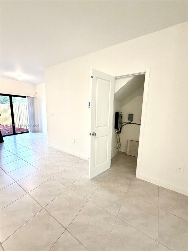 Building Photo - 359 NE 16th St