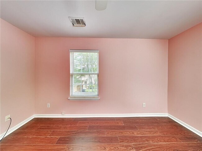 Building Photo - 264 Grandview Cir
