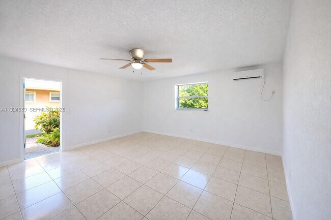 Building Photo - 2580 NW 139th St