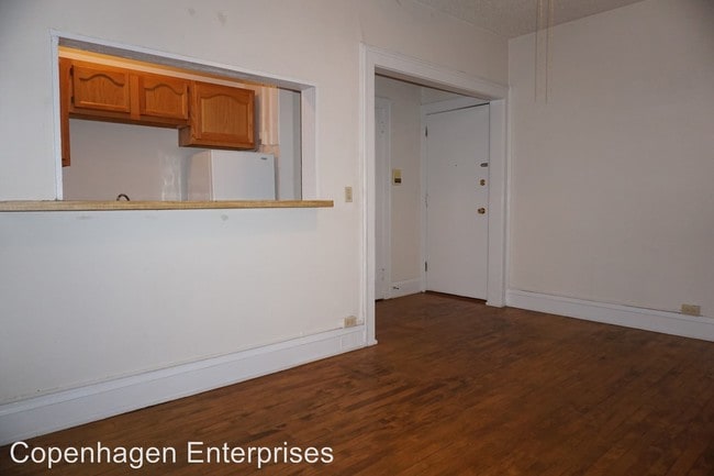 Building Photo - 22 Oak Grove St