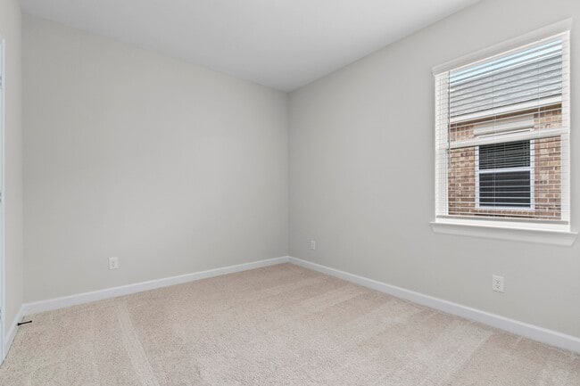 Building Photo - 1022 Whispering Winds Dr