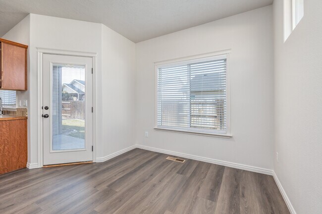 Building Photo - 911 N Scottish St