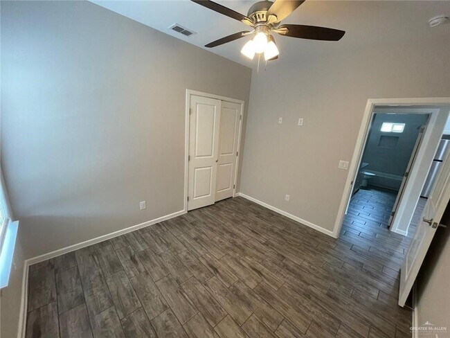 Building Photo - 11 Swallow Ave