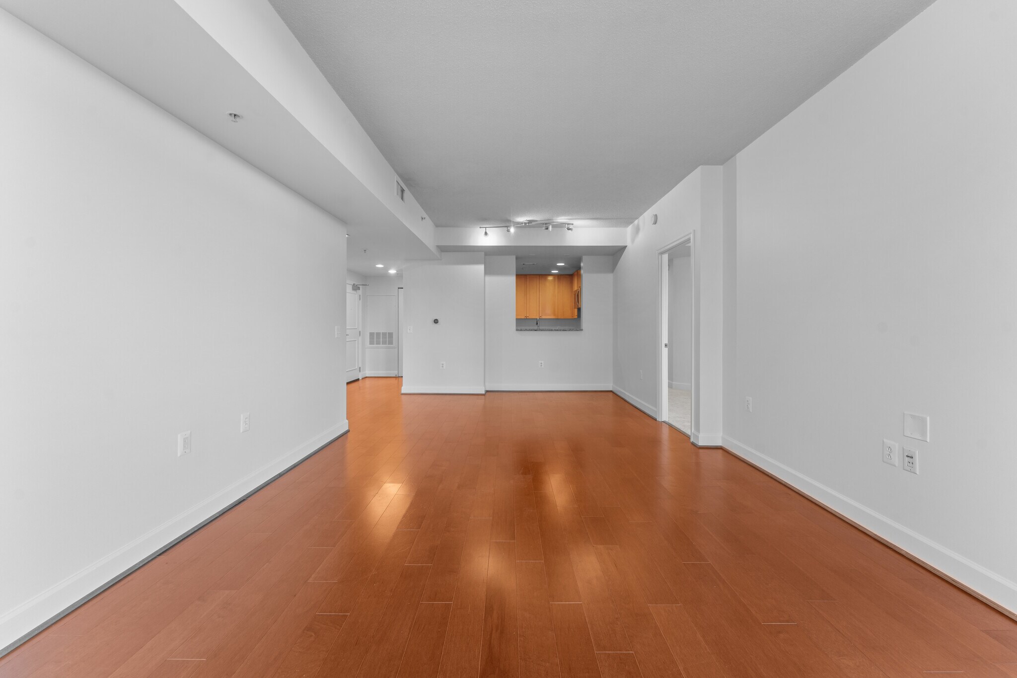 Building Photo - 3650 S Glebe Rd