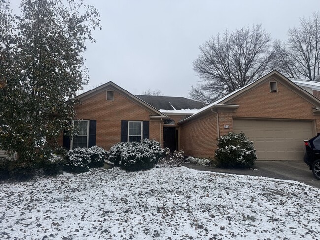 Primary Photo - 916 Palomino Ln