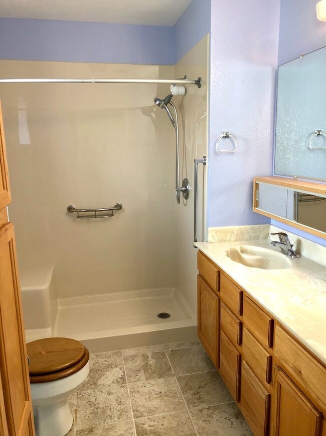 Building Photo - Great 3 Bedroom, 2 Bathroom Home in Quiet Neighborhood!