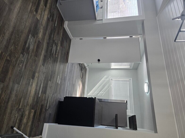 Building Photo - 2909 Mockingbird Ln
