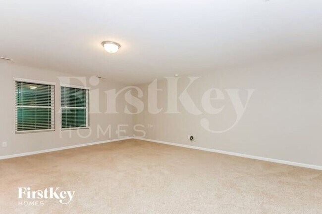 Building Photo - 7779 Creek Park Dr