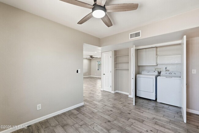 Building Photo - 6491 N Lena Way