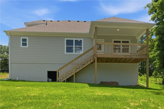 Building Photo - 13 Salisbury Dr