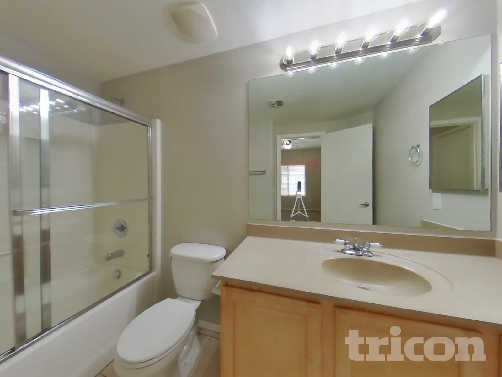 Building Photo - 16825 N 14th St