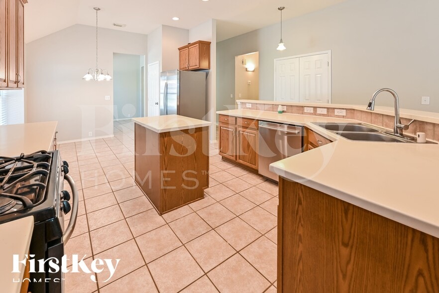 Building Photo - 3302 Thorpeshire Ct