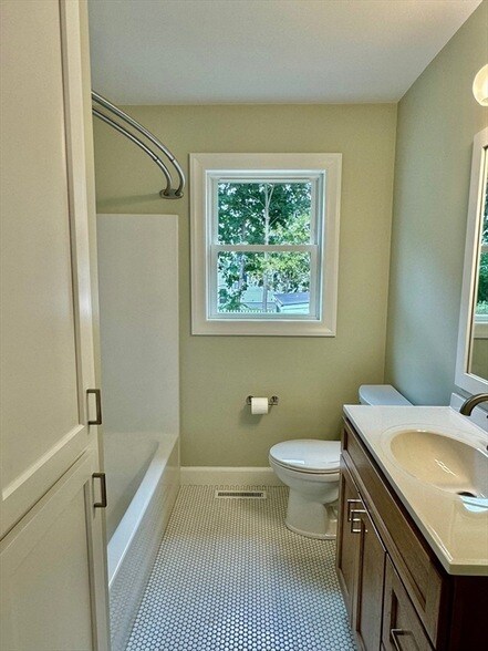 Building Photo - 40 Judy Ln