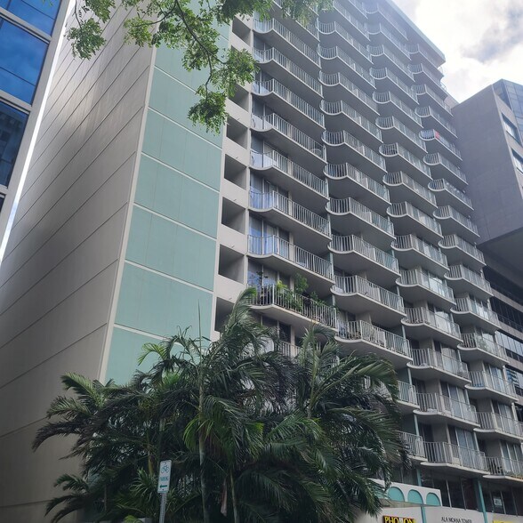 Building Photo - 1617 Kapiolani Blvd