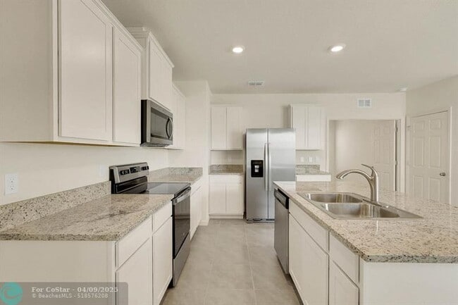 Building Photo - 12259 Rimini Wy