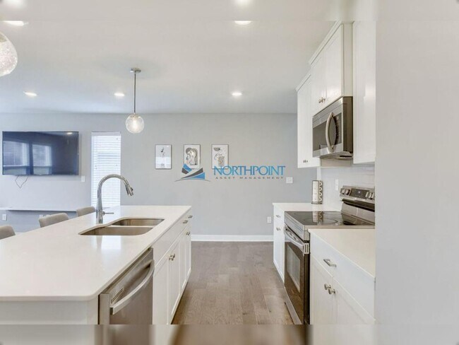 Building Photo - Spacious 4 beds 2.5 baths in Lees Summit