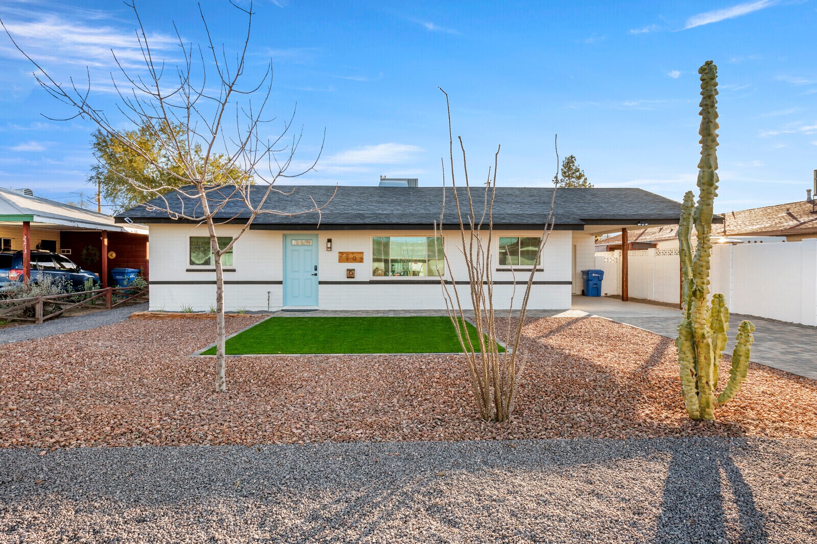Building Photo - 2207 N 28th Pl