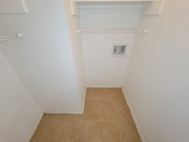 Building Photo - 16807 Sussex Dr