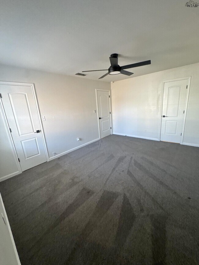 Building Photo - 1207 Danberry St