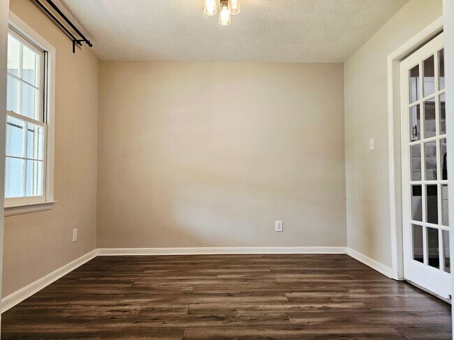 Building Photo - 7490 Beverly Dr