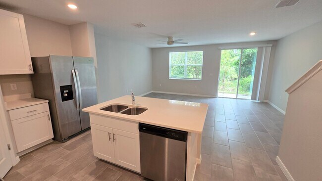 Building Photo - 17124 Blowfish Dr