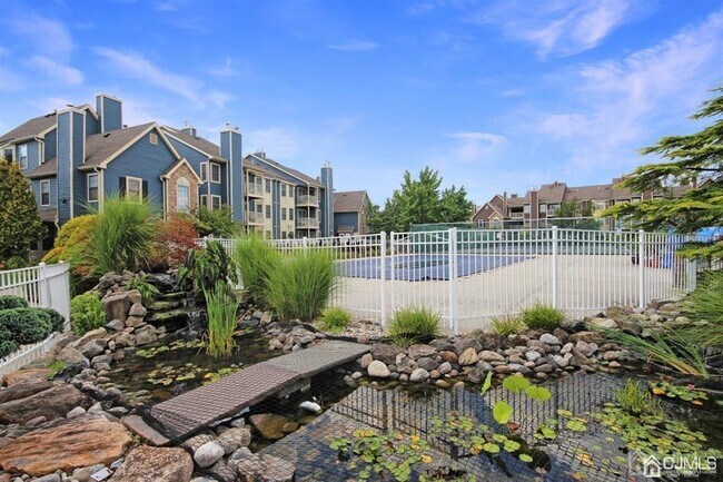 Building Photo - 263 Crosspointe Dr