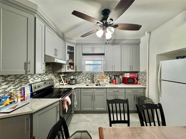 Building Photo - 120-13 28th Ave