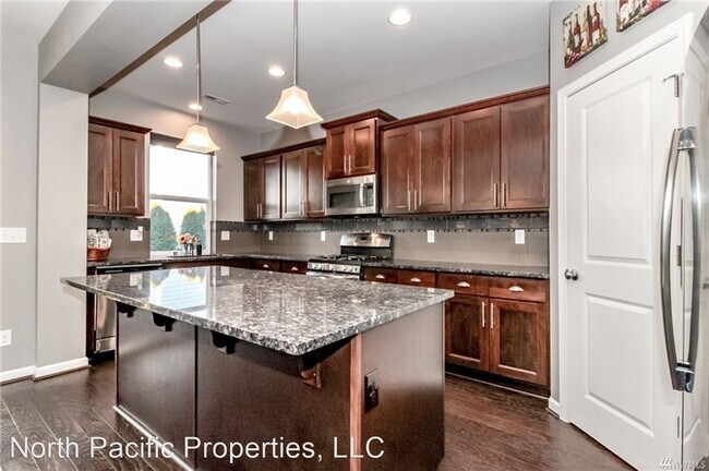 Building Photo - 4 br, 2.5 bath House - 27475 211th Ct SE